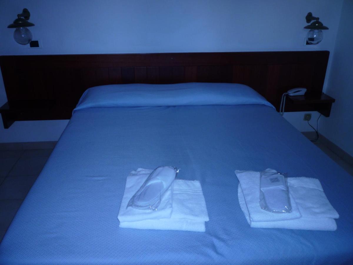 Hotel L'Ancora ซานตา เตเรซา กัลลูรา ภายนอก รูปภาพ