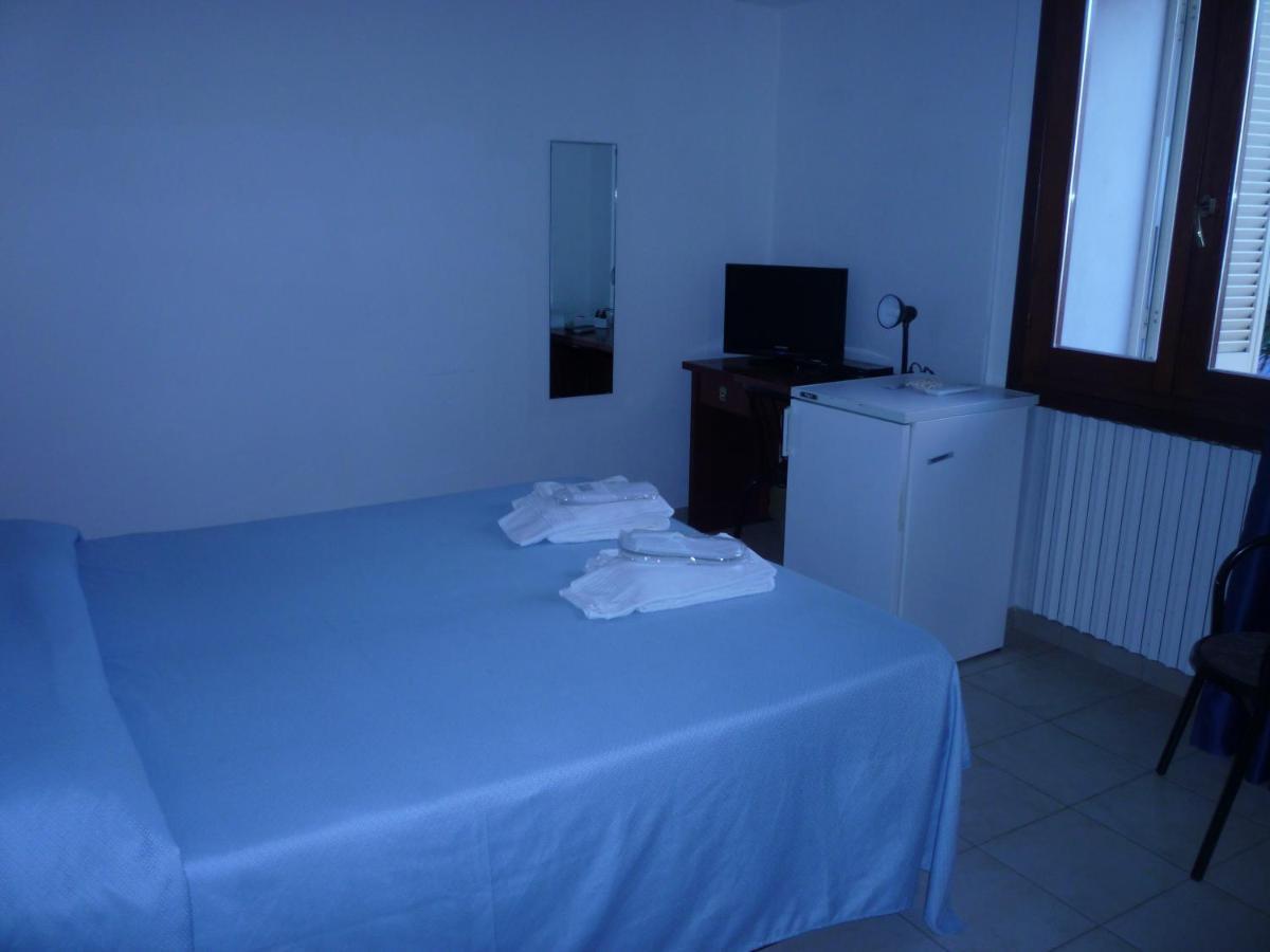 Hotel L'Ancora ซานตา เตเรซา กัลลูรา ภายนอก รูปภาพ